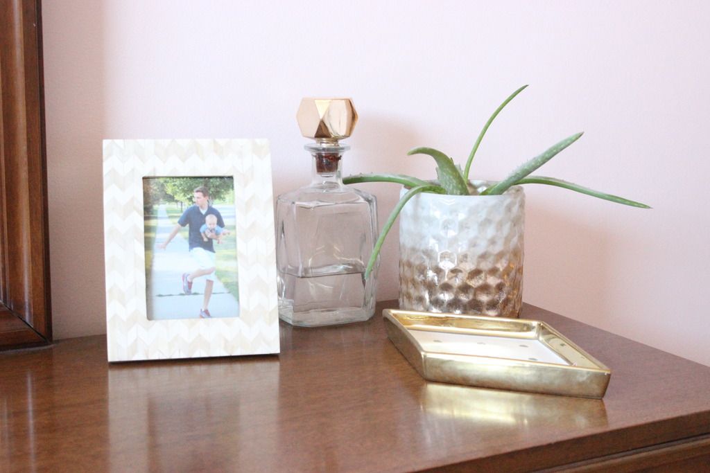 dresser details