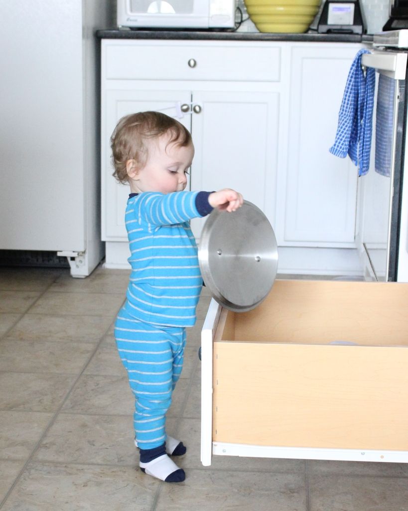 1 yo in the lid drawer