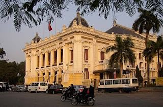 Hanoi opera house Hanoi opera house - http://getvietnamvisa.org
