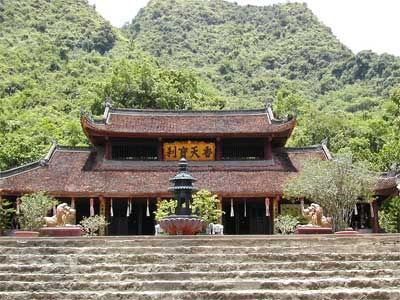 Thien Tru Pagoda Perfume Pagoda - http://getvietnamvisa.org