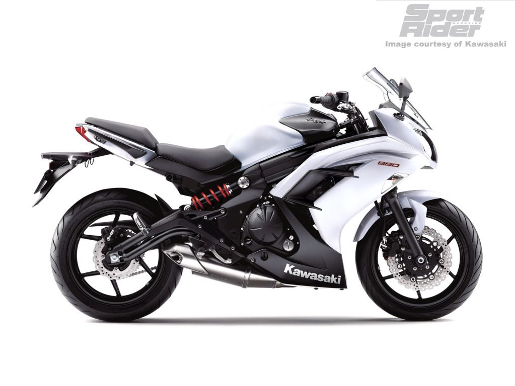 146_12062013-kawasaki-Ninja-650-whiteR.jpg