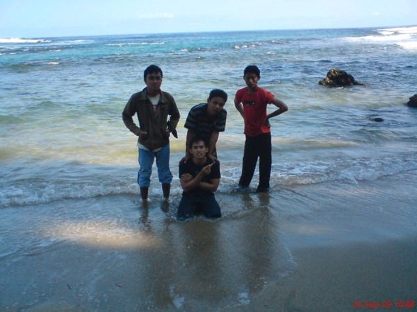 Di tepian, Andri, Ahmad, Subhan, dan Rohim Di tepian, Andri, Ahmad, Subhan, dan Rohim